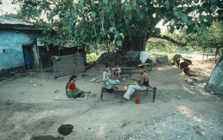 Family, Swargashram, India, '01.