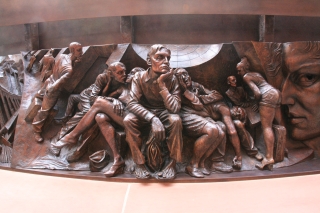 Paul Day's, Lovers Statue[Detail], St.Pancras.