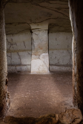 Tomb interior, Minoan Cemetery, Armeni, Crete, '23.