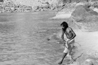 Sadhu Bathing, Swagashram, '01.
