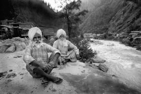 2 Gentelmen, Manikoran, India, '01.