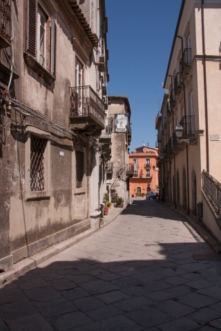 Novara di Sicilia 7.